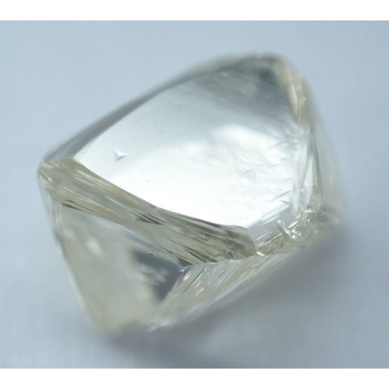 天然ダイヤモンド原石 約0.8ct 凸凹表面 カケとヒビ有 要画像確認