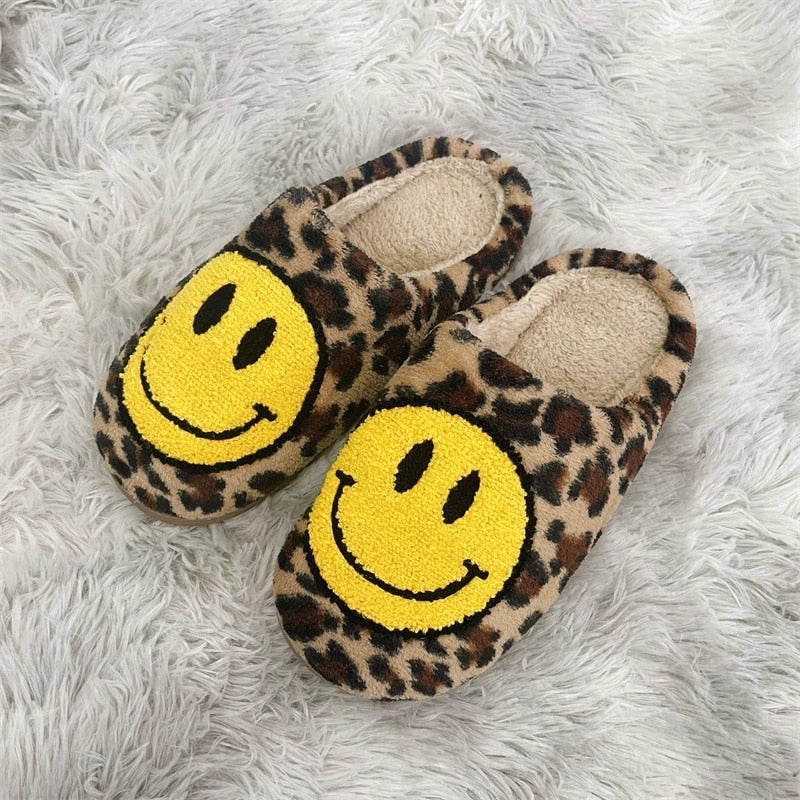 Smiley Fluffy Slippers Adult - zachte Pantoffels Adult – The Greenadvocado