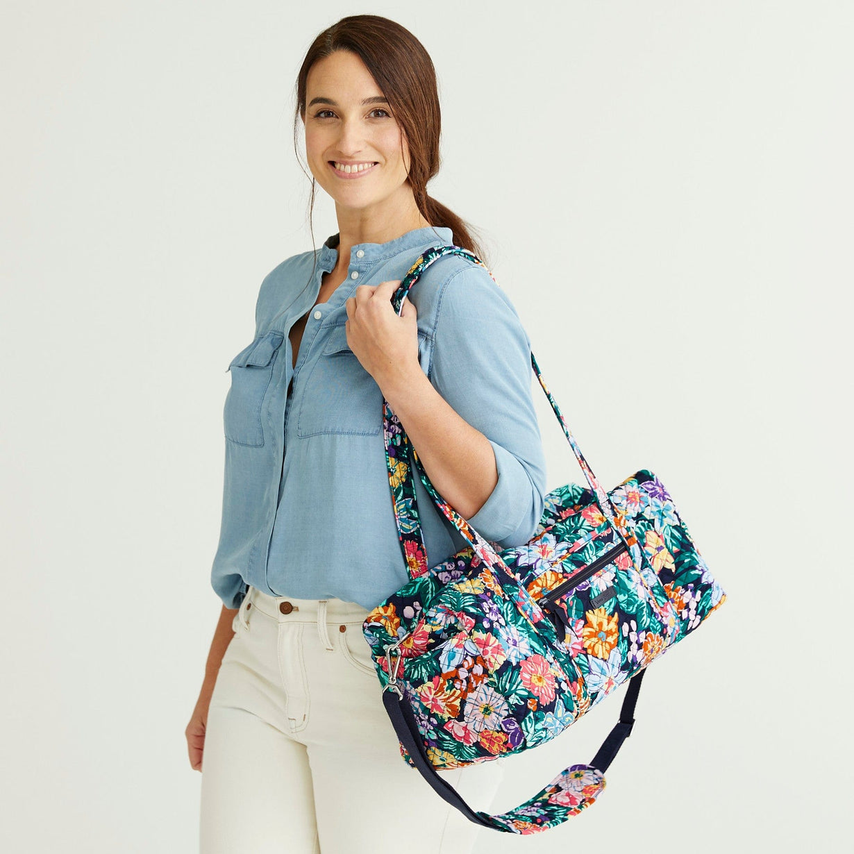 vera bradley iconic travel duffle