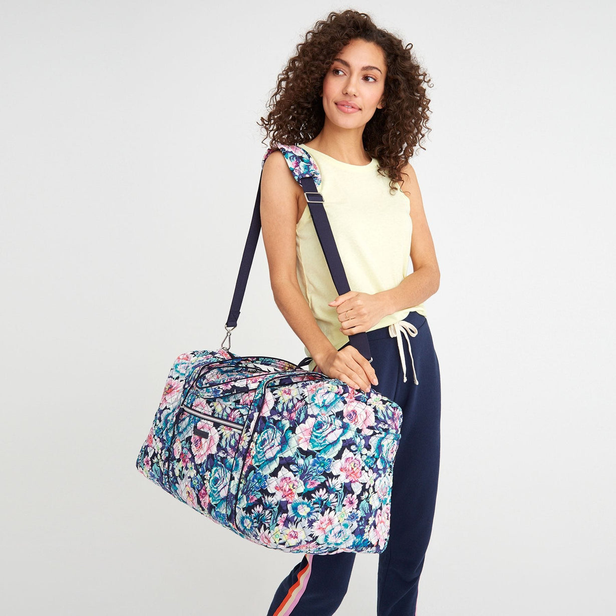 vera bradley blue duffel bag