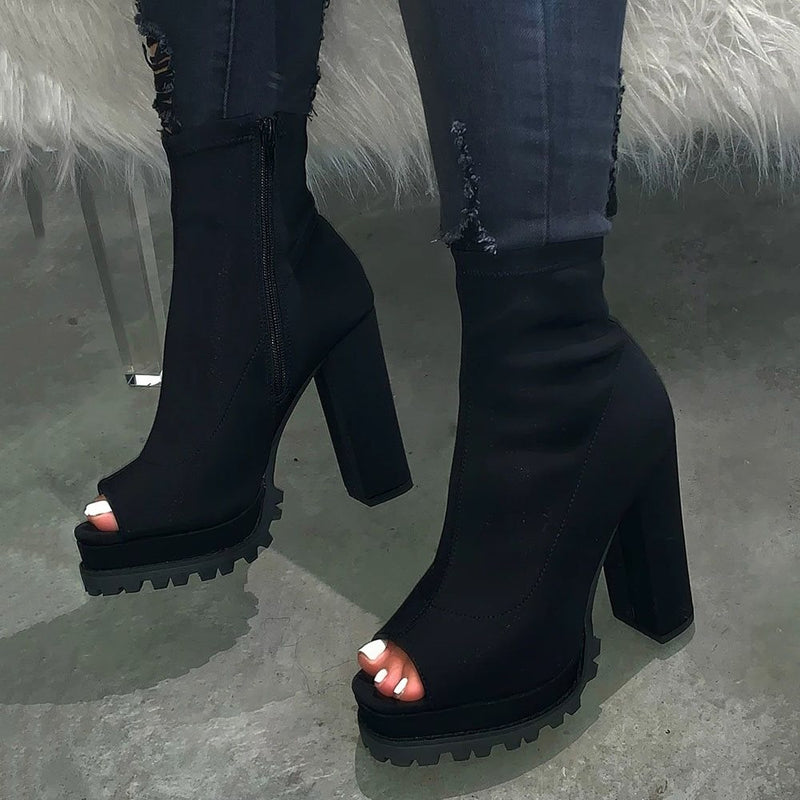 boots with open toe and heel