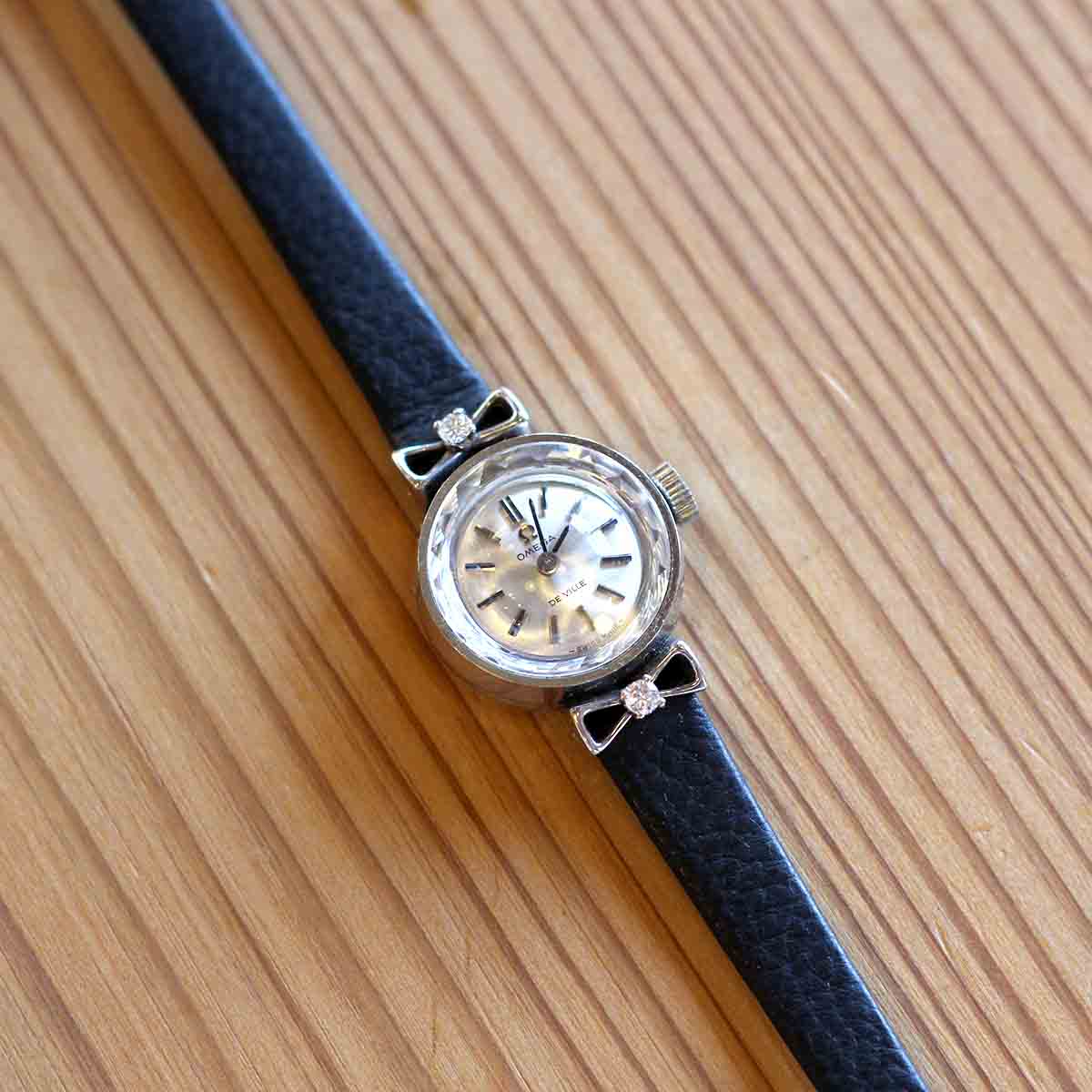 オメガ / OMEGA カットガラス 2Pダイヤ 【26】レディース アンティーク腕時計 中古 – Restyle