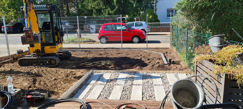 Maschinen auf der Terrassenbaustelle