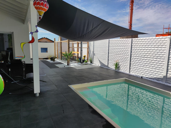 Poolumrandung aus Terrassenplatten - gebaut mit myHarry