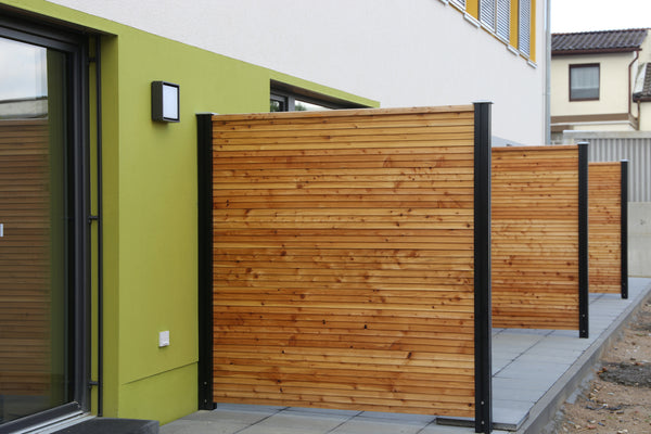 Terrassen-Sichtschutz aus Holz selber bauen
