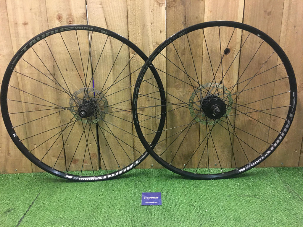 dynamo hub wheel 700c disc