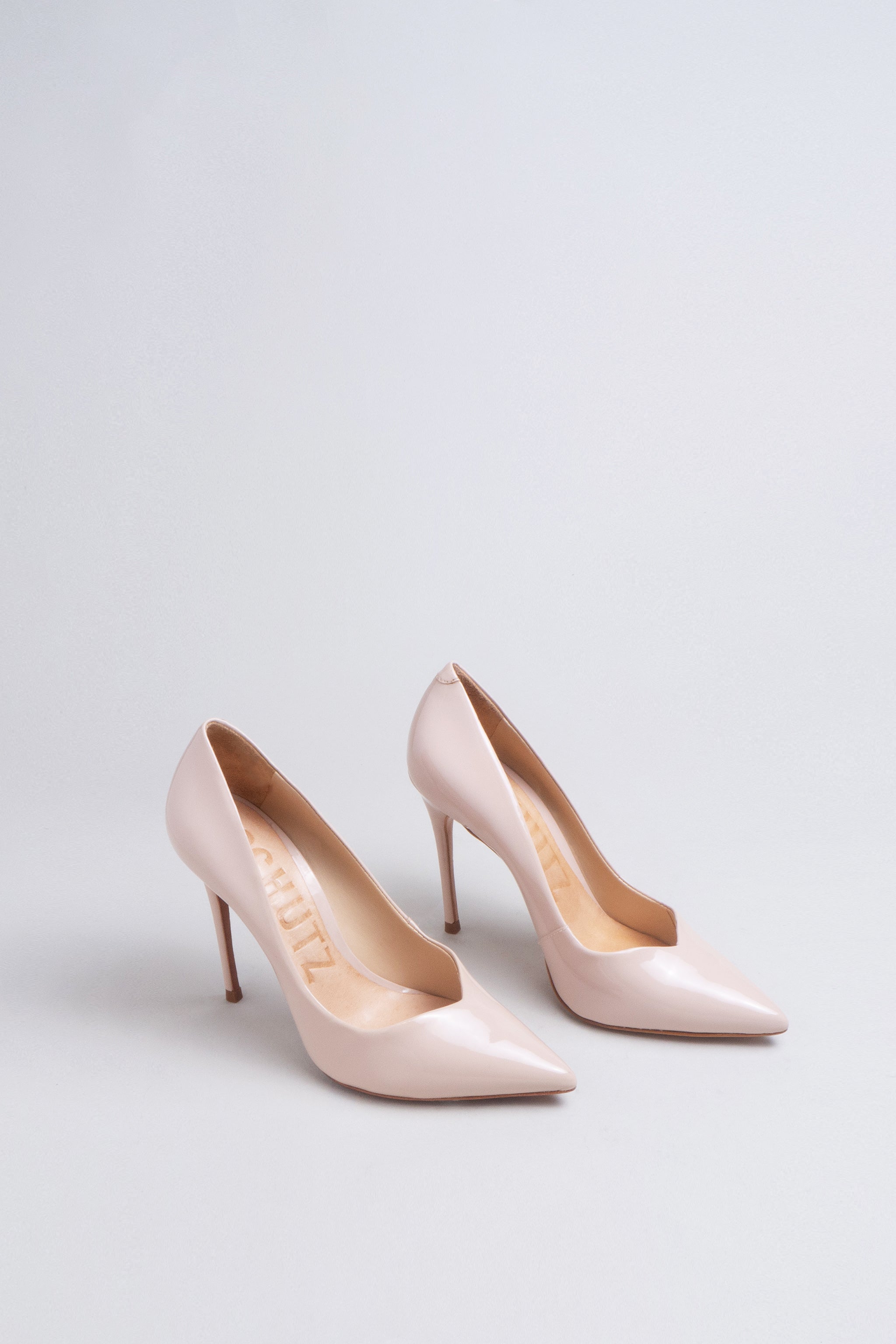 schutz pumps