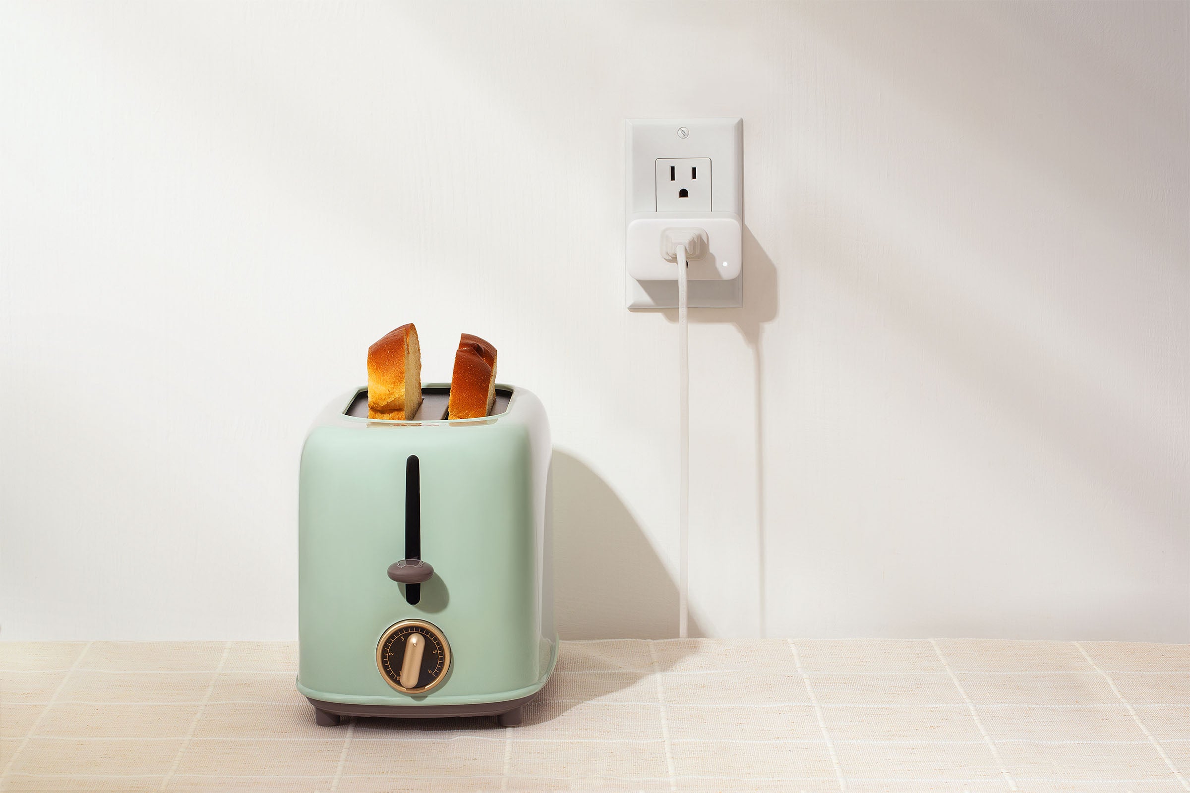 SwitchBot Smart Plug helps you control your Breakfast machine easily.