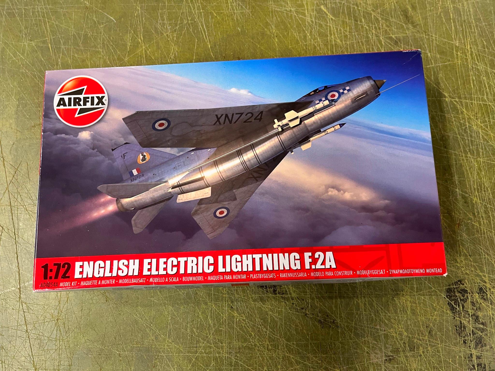Airfix 1/72 British English Electric Lightning F.2A A04054A Aircraft Model Kit