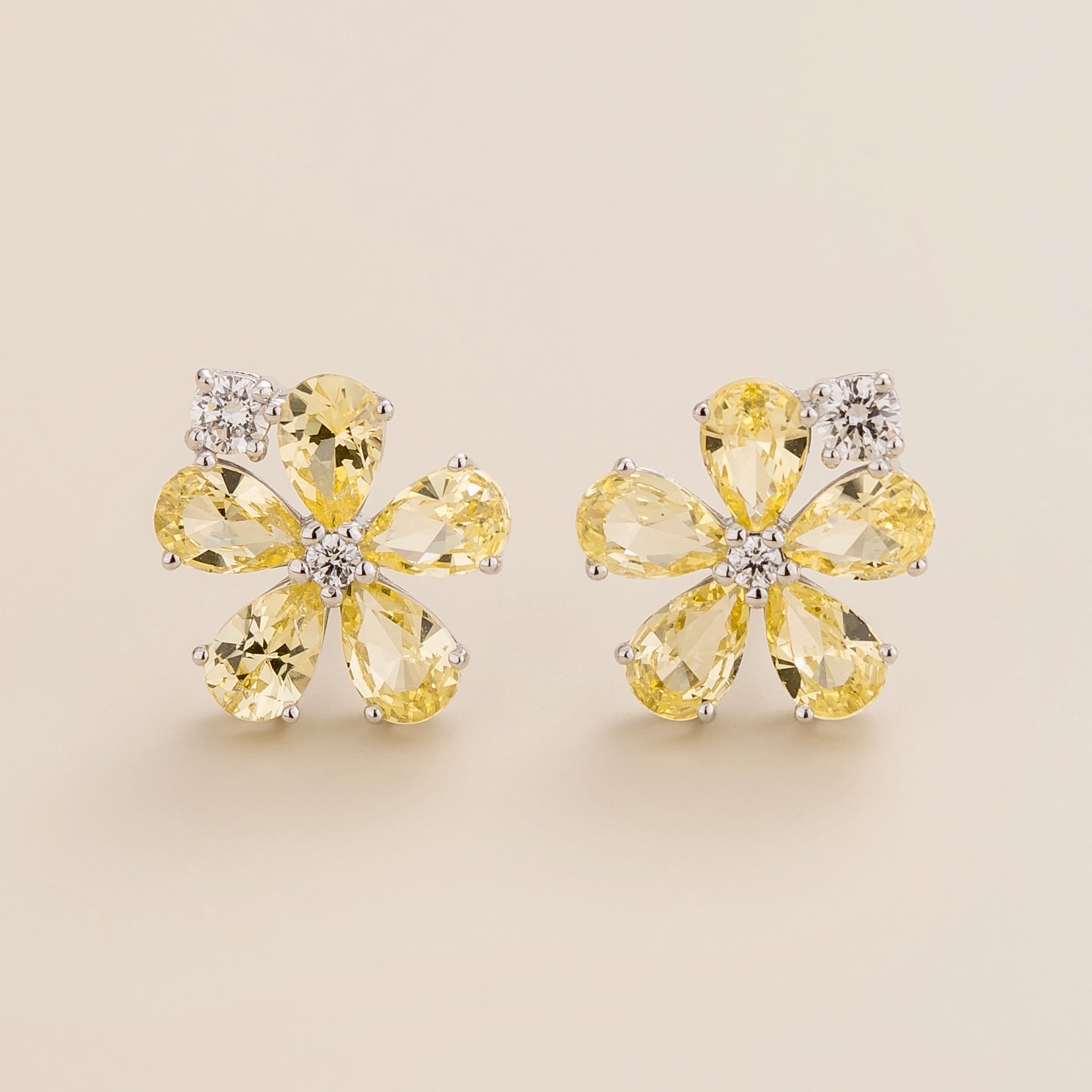 18kt white gold earrings with 14.5 mm diameter Australia… | Drouot.com