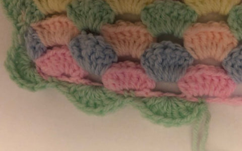 Pastel Shells H - Bottom Border