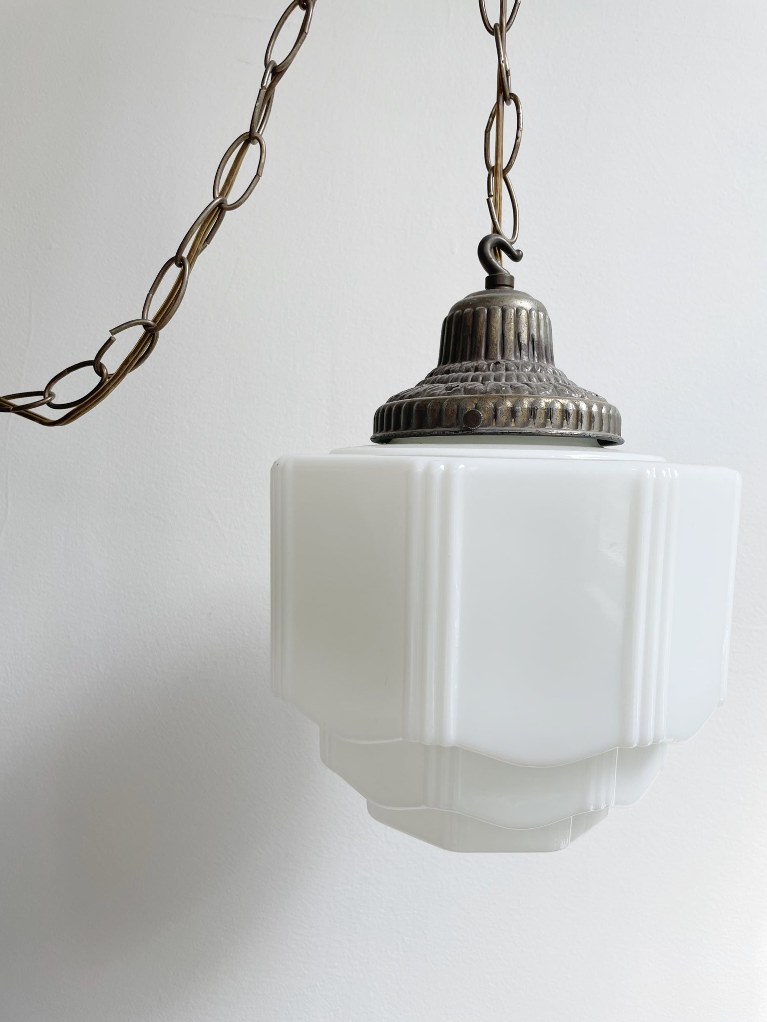 kalf risico Beeldhouwwerk Vintage Art Deco Empire Milkglass Pendant// Swag Lamp – Brick Alley Co.