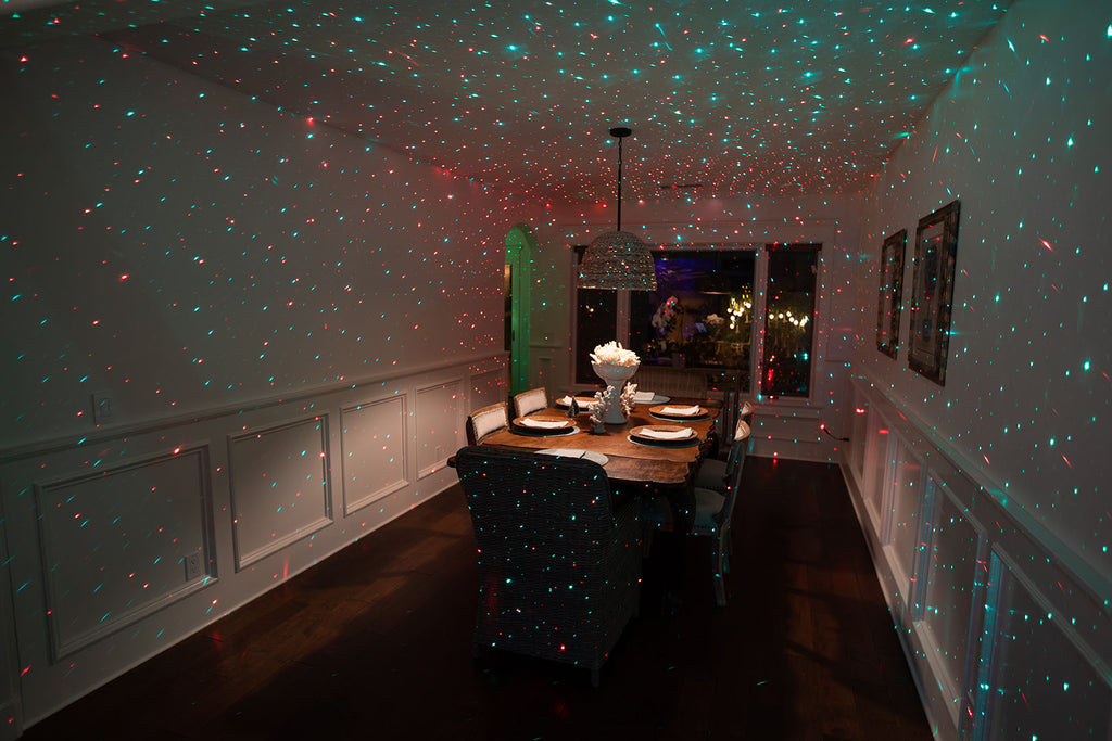 red and green dining room starry lighting with blissbulb