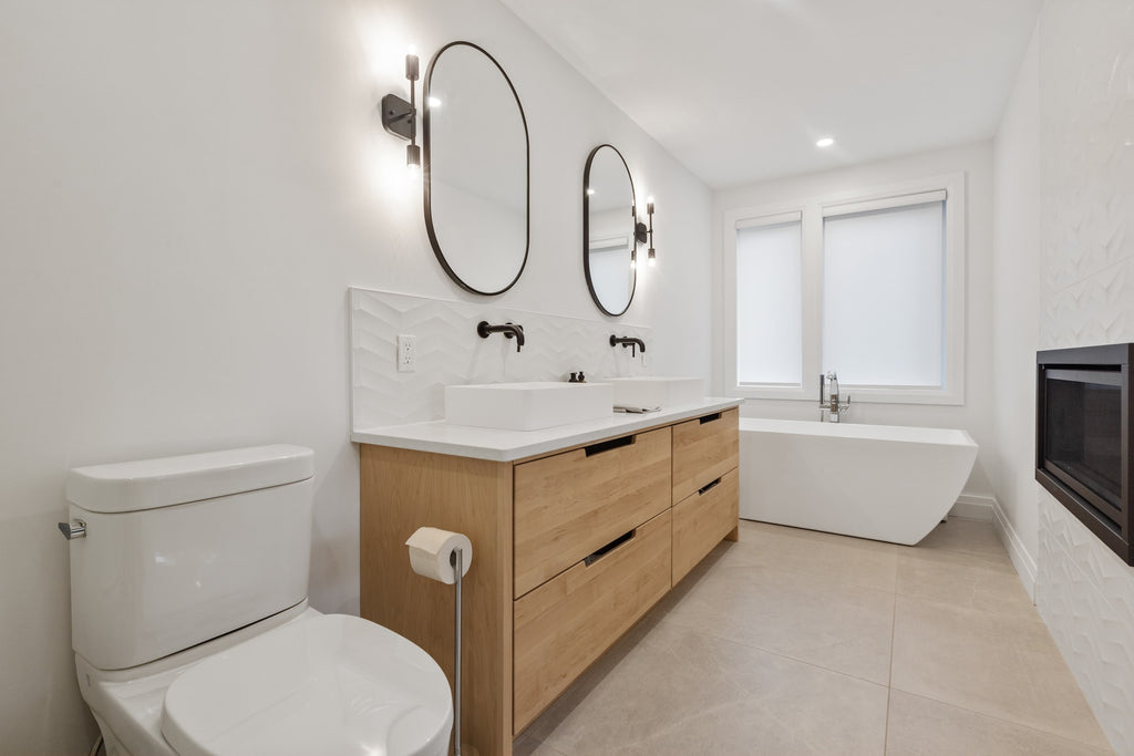 bathroom with layered lighting