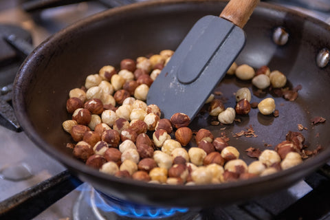 Image of sautéing hazelnuts 