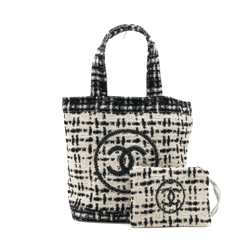 Chanel beach towel with matching bag  wwwchanelvintagenet