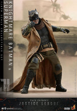Carica l&#39;immagine nel visualizzatore di Gallery, Zack Snyder&#39;s Justice League - Knightmare Batman and Superman - 2-Pack Action Figure 31 cm
