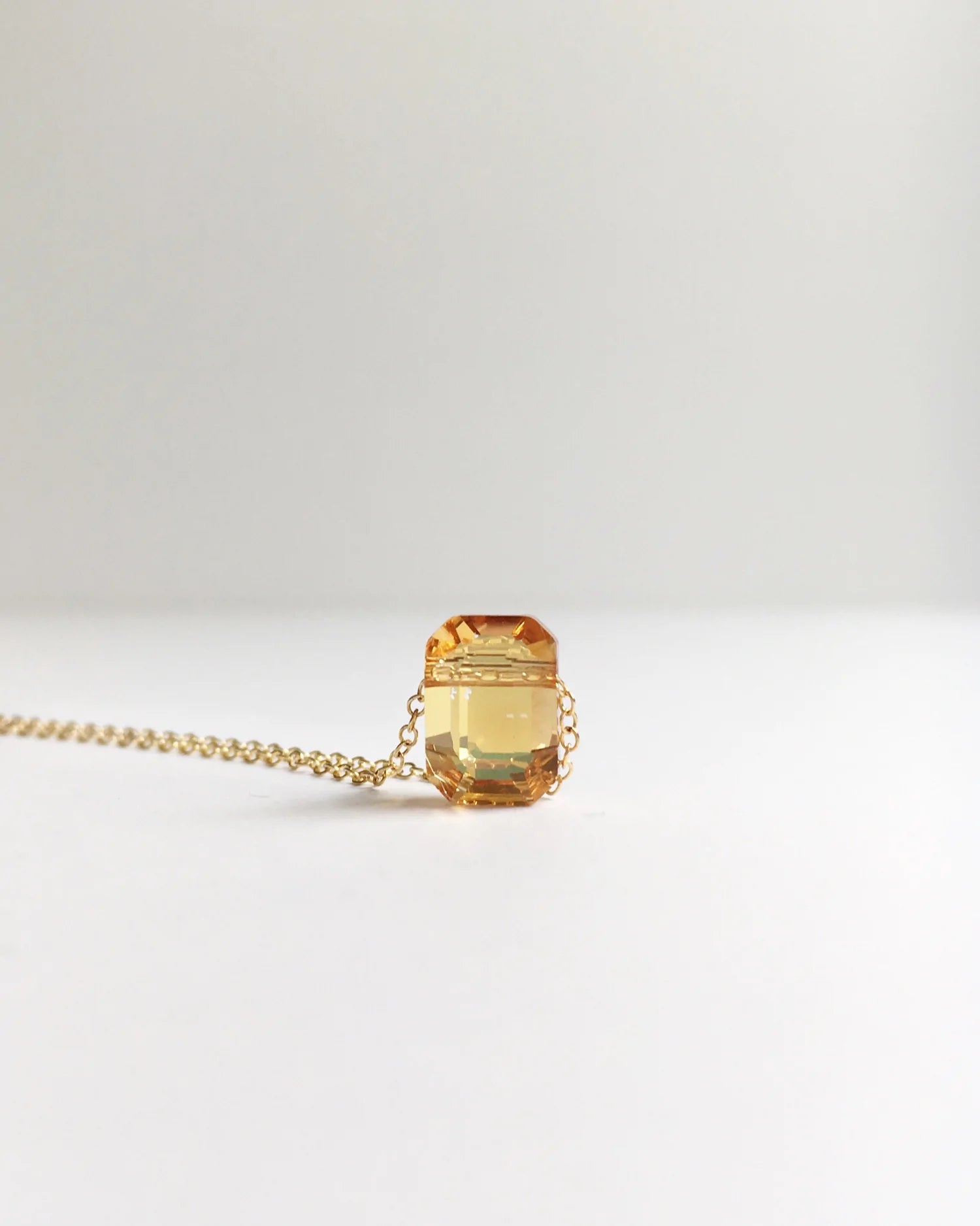 yellow-crystal-pendant-necklace