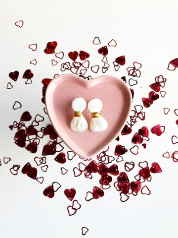 pink-heart-dish-with-red-heart-confetti-pearl-teardrop-earrings