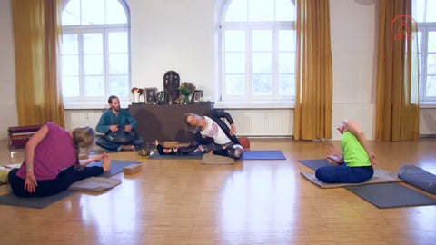 YOGA ME HOME ONLINE KLASSE