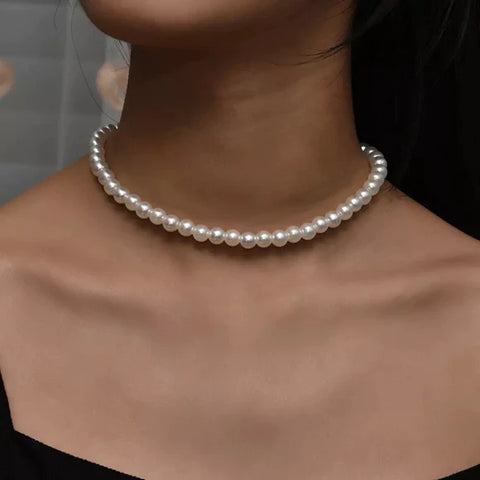 Necklace, pendant, chain, and choker: what's the difference?