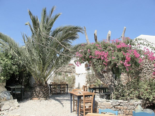 Pounda_Restaurant_Garden_Folegandros