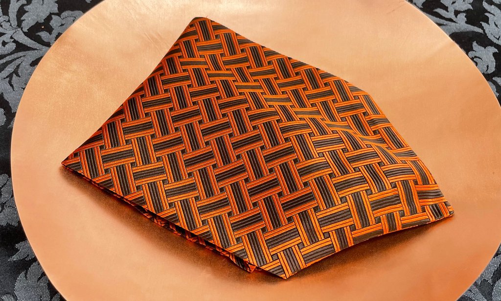 https://www.cravat-club.com/products/alexander-orange-brown-lattice-geometric-pattern-cravat