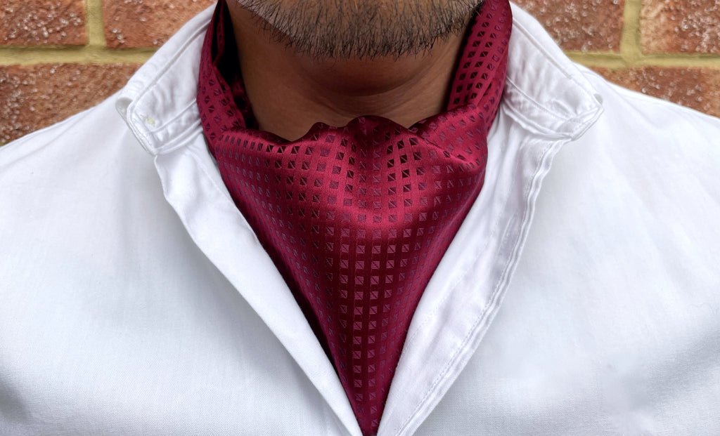 Solid Silk Tie in Dark Carmine-Red 