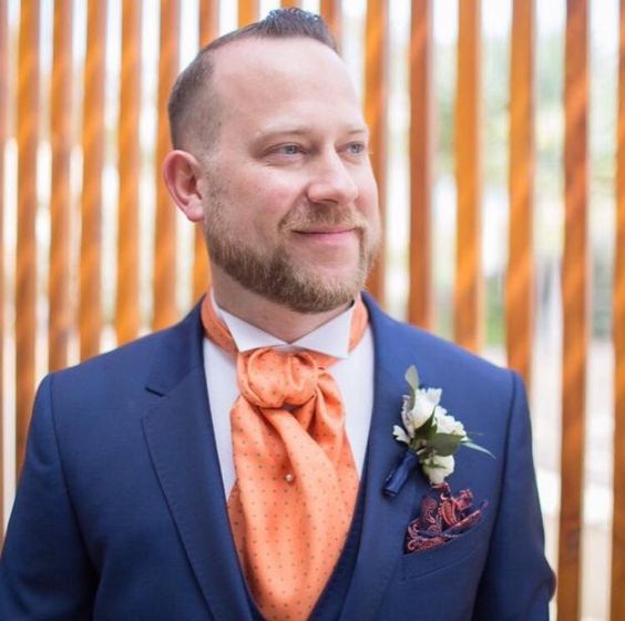 Cravats vs Ascot Ties - What's the Difference? – Cravat Club