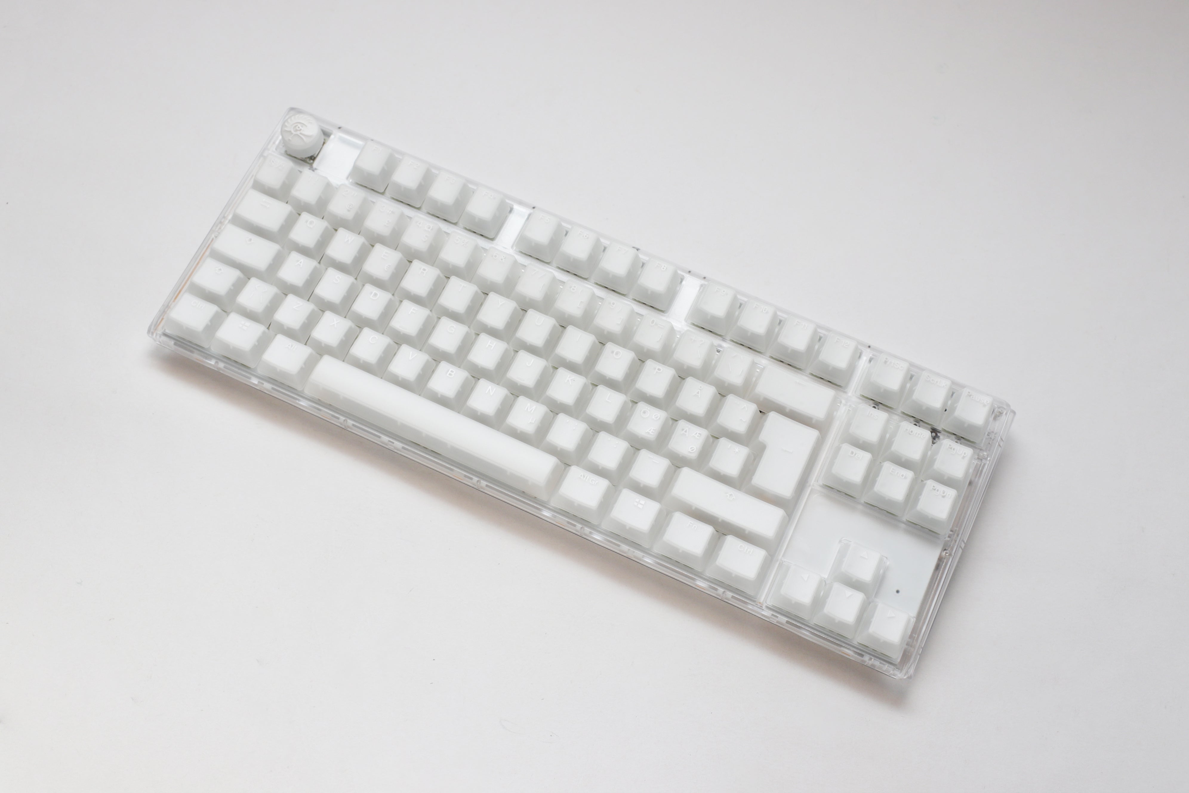 Se Ducky One 3 - Aura White Nordic - TKL - Gateron Baby Kangaroo - RGB hos Geek´d