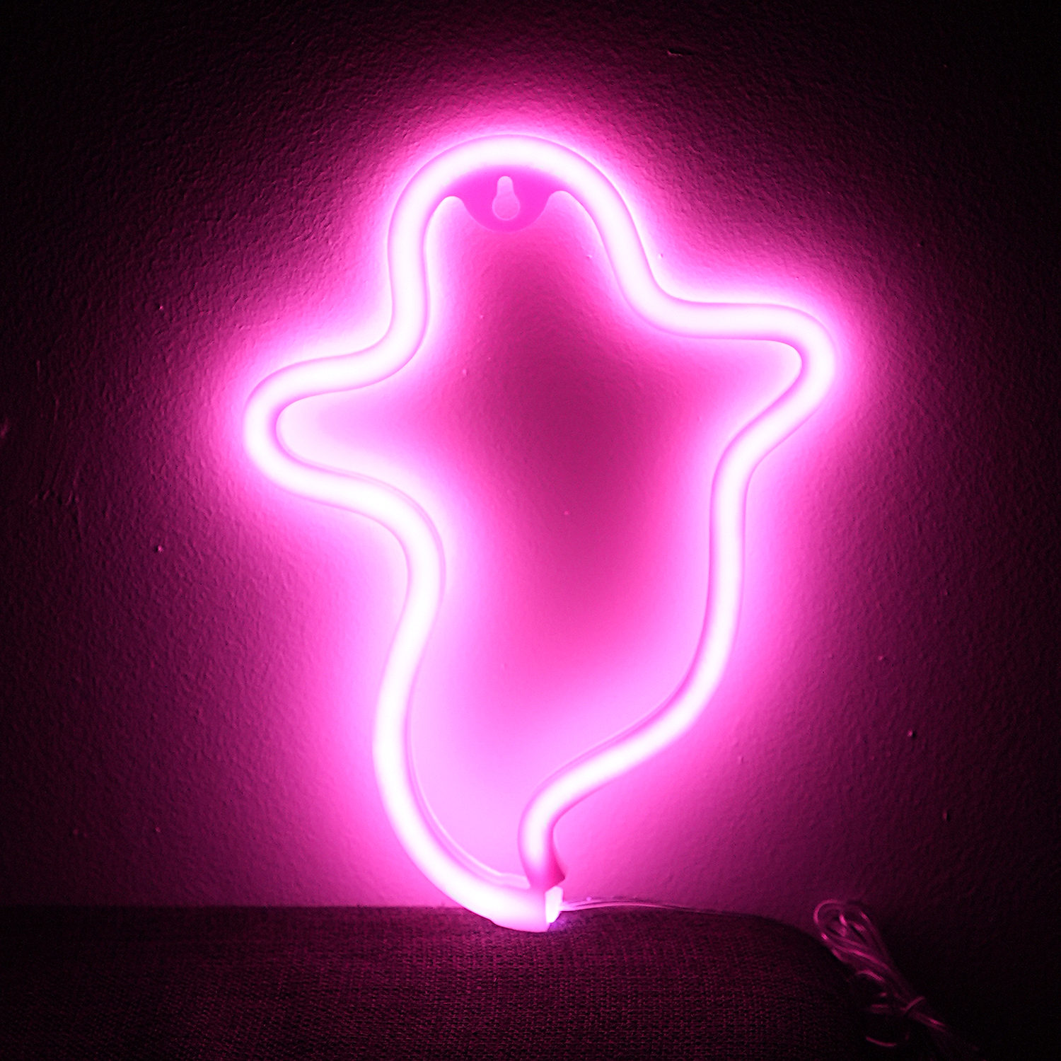 Se Spøgelse Neon LED Lampe Pink hos Geek´d