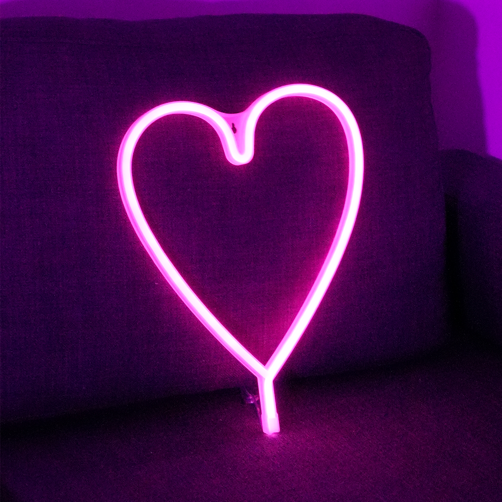 Se Hjerte Neon LED Lampe hos Geek´d