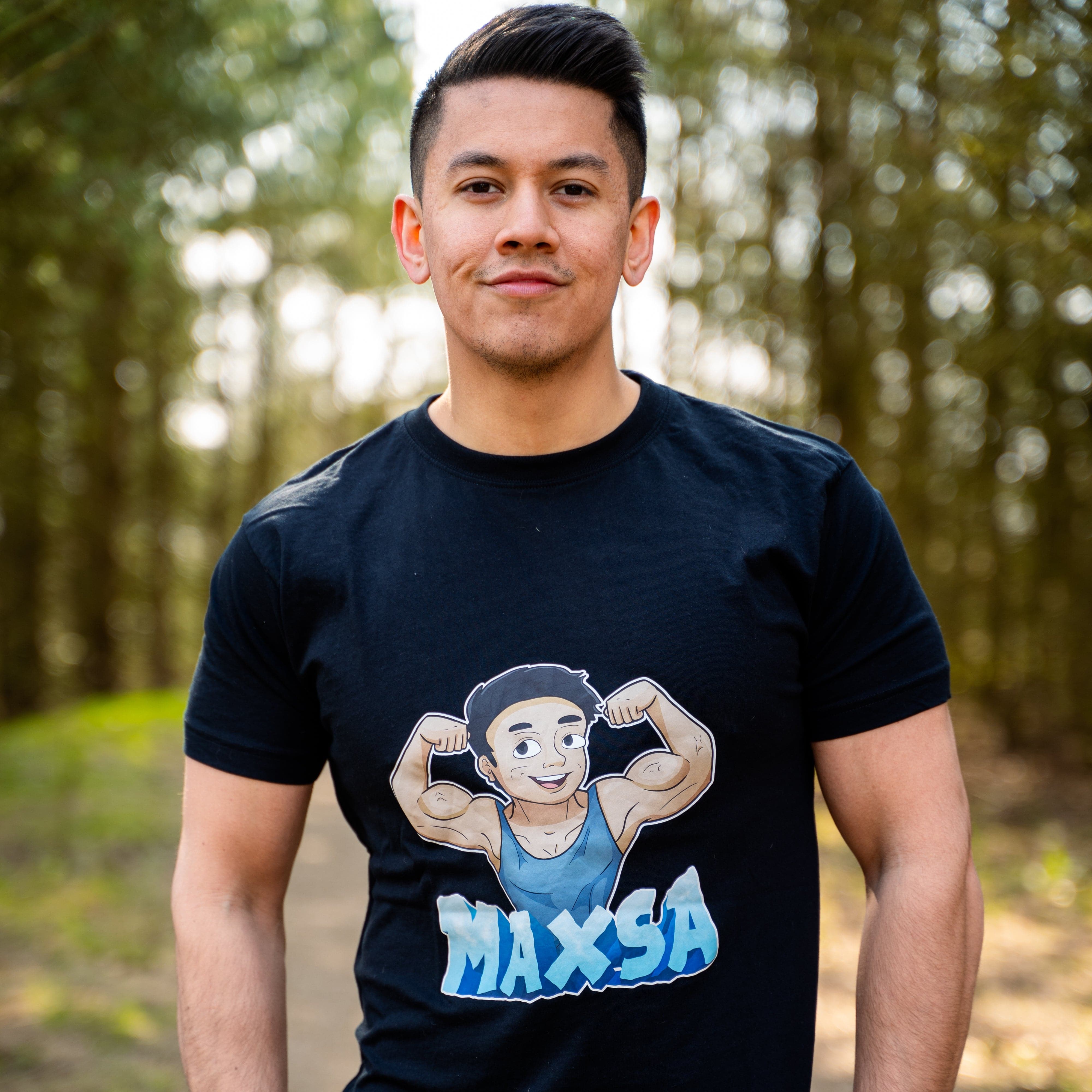 Se MaXsa Logo Blue t-shirt | XL hos Geek´d