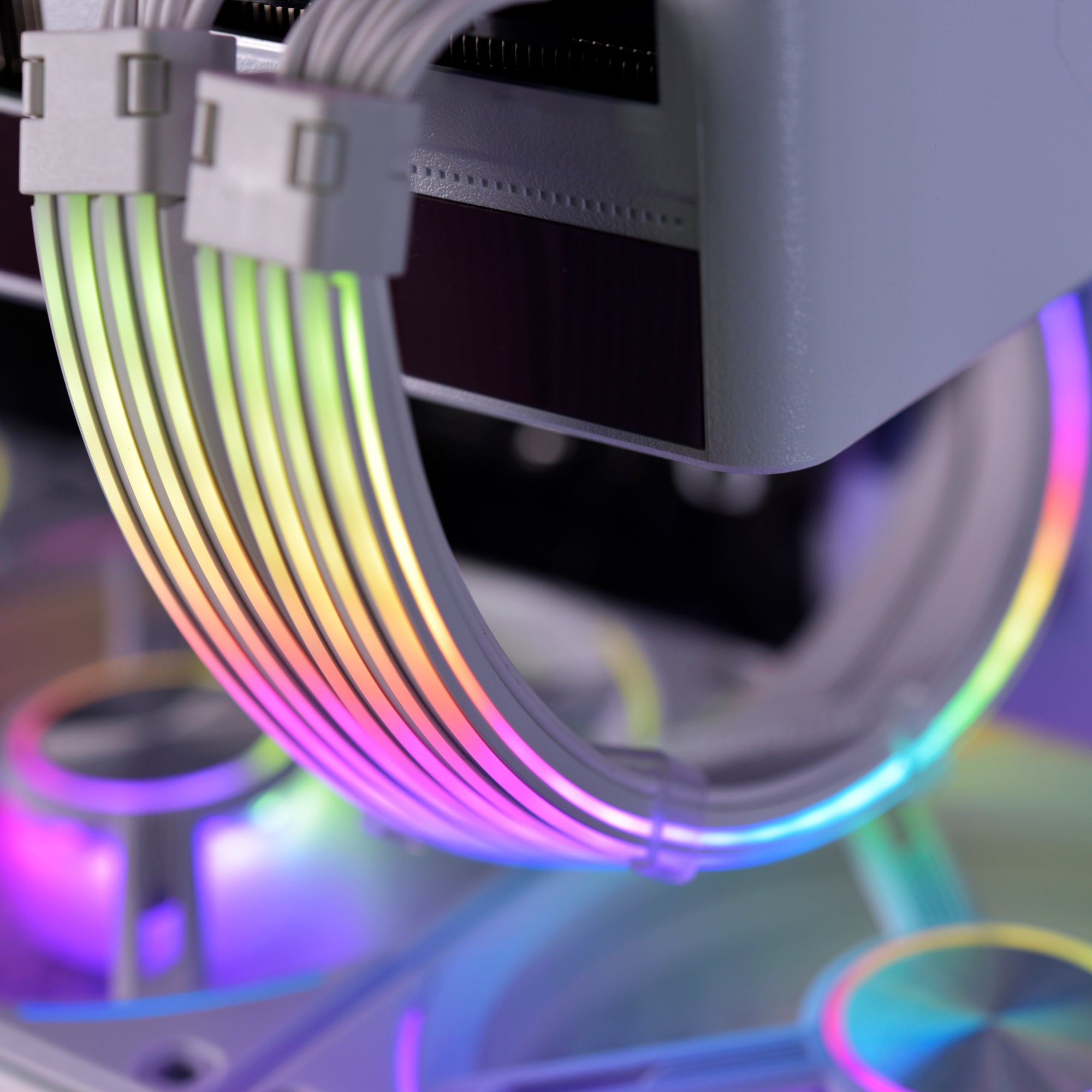 Billede af Lian Li Strimer plus V2 8-pin RGB PCIe VGA-cable