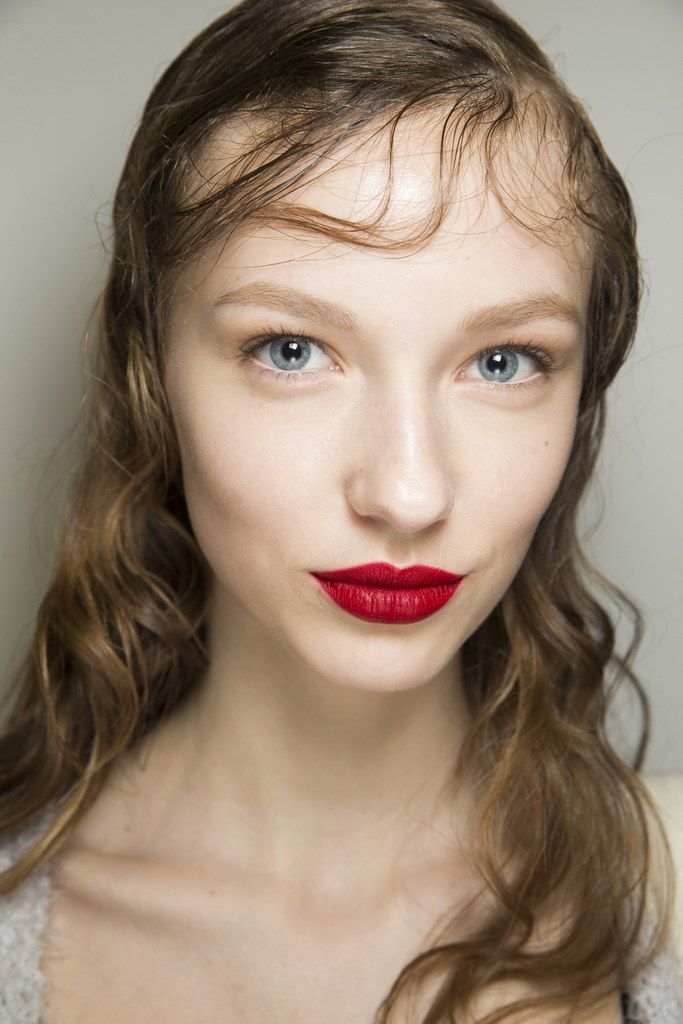fall 2016 beauty trends, classic red lip