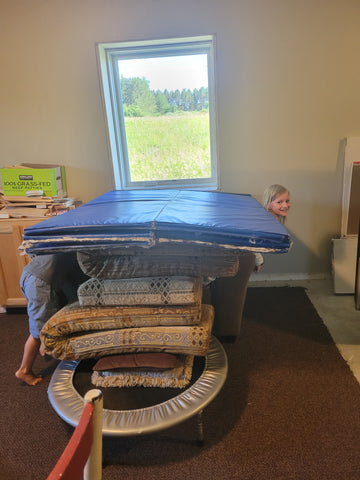 kids building a pillow fort