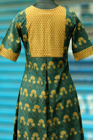   تشكلات جديدة من الفساتين  185-Green-Ajrakh-Detail_large