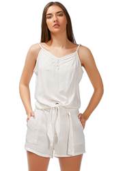 FASHION TOPS IN WHITE