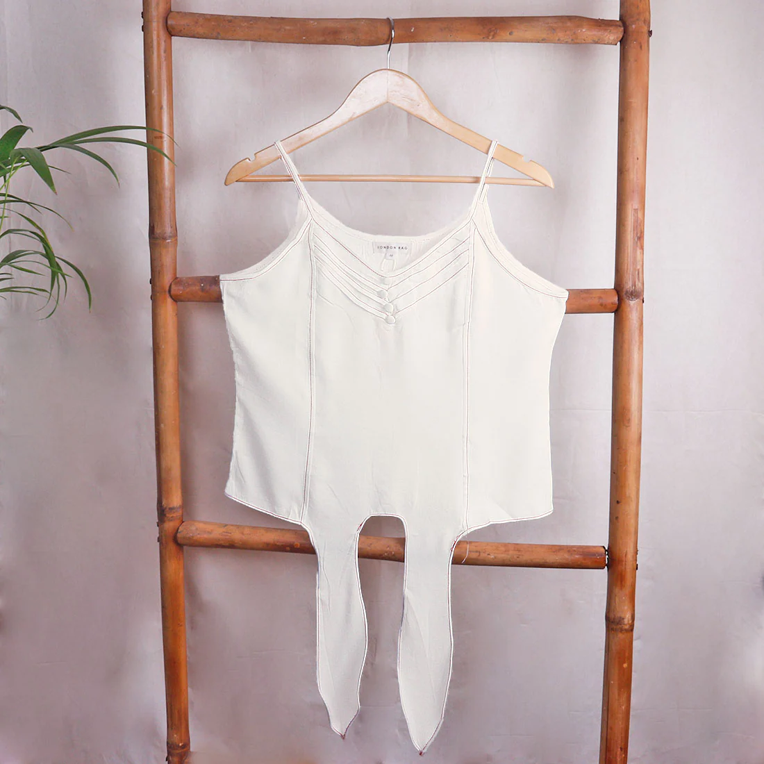 Tops de moda en blanco