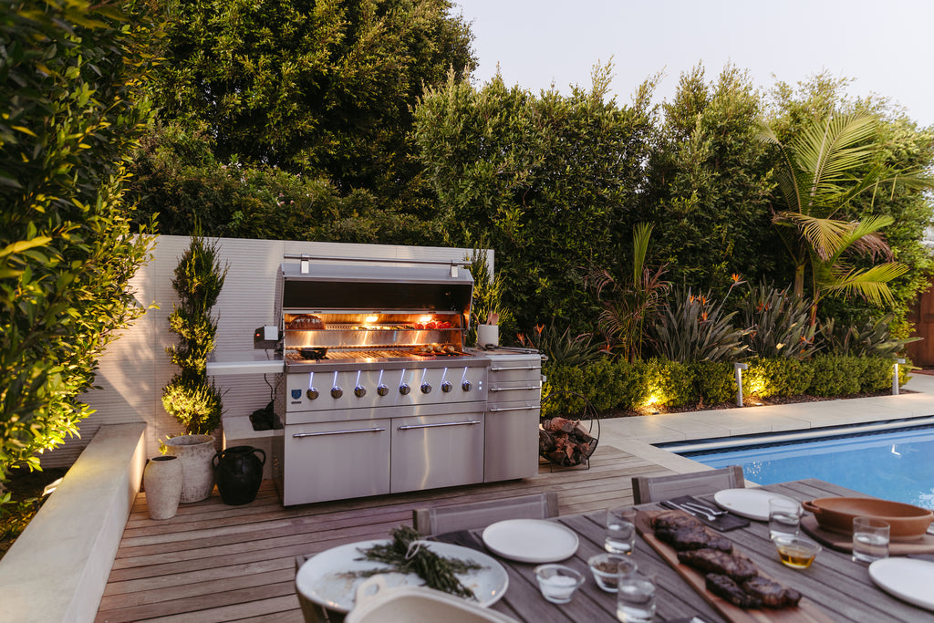 Smoking and grilling on the Encore Hybrid Grill