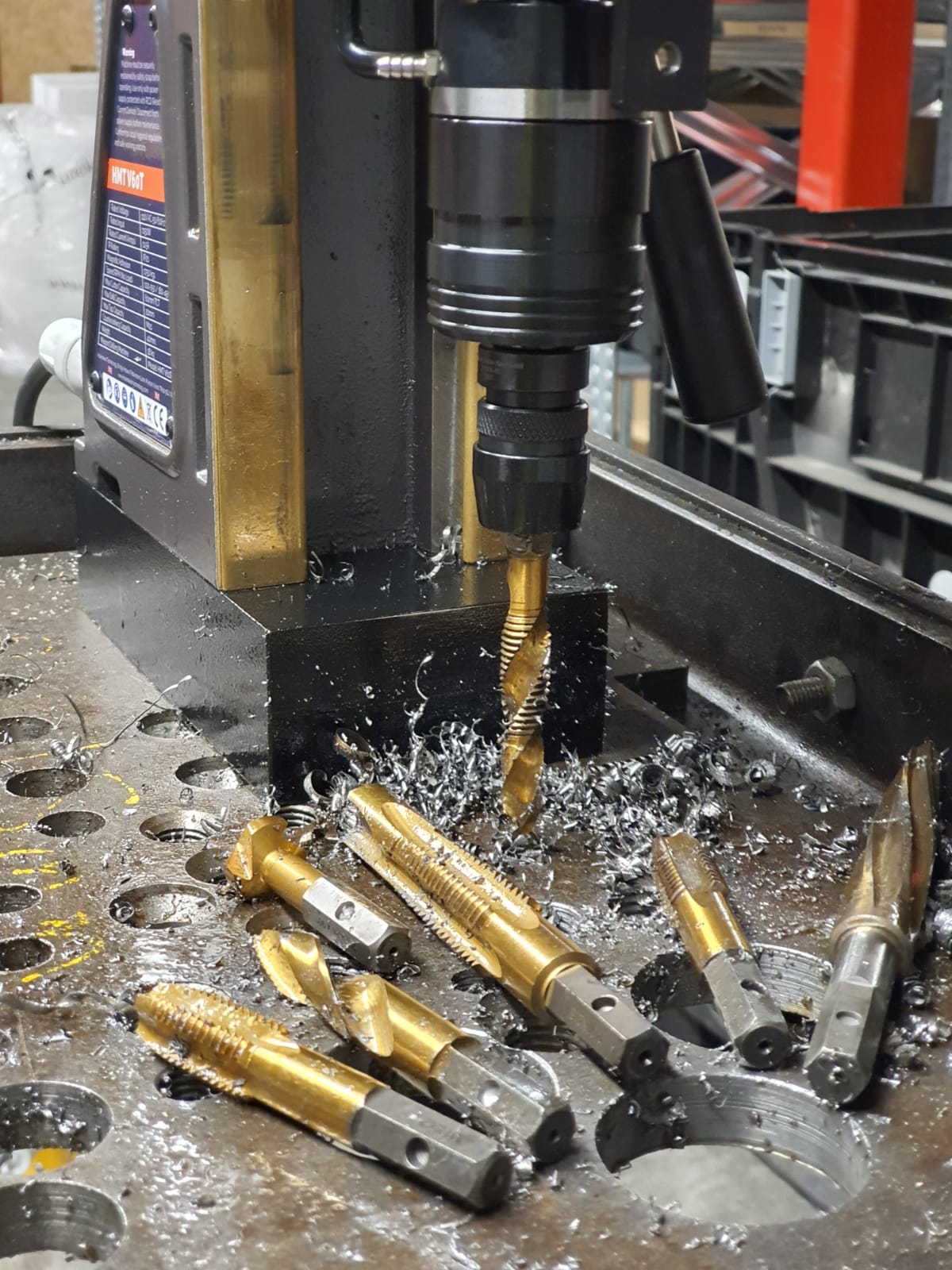 magnet drill with versadrive drill bits