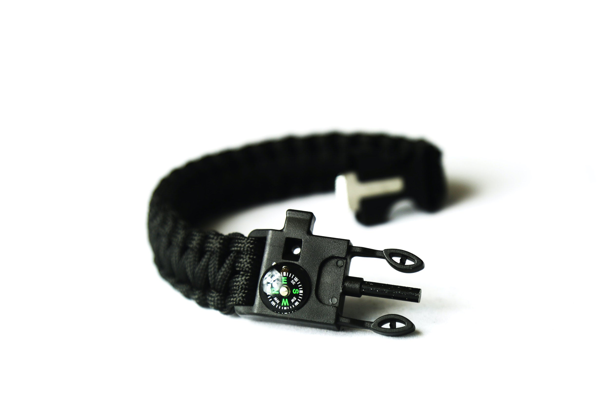 Quick Survive 5-in-1 Paracord Bracelet