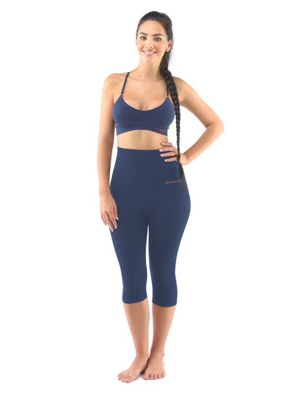 Full sporivo dark blue top and leggings capri cut logged in Maria Gueixa.