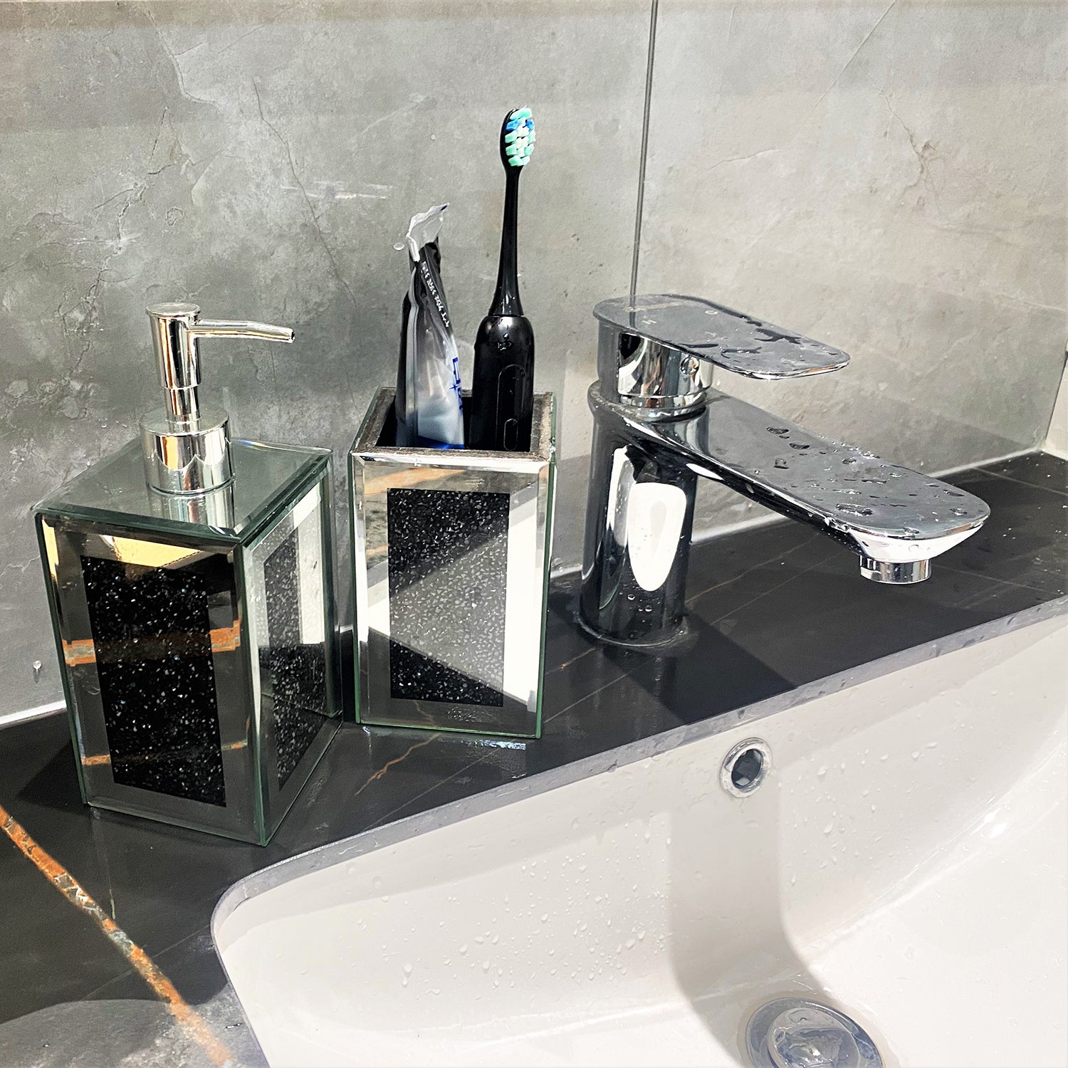 Silver Crushed Diamond Soap Dispenser and Toothbrush Holder with Tray —  Mirodemi