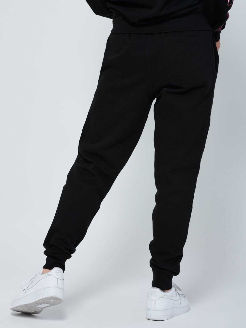 black sweatpants