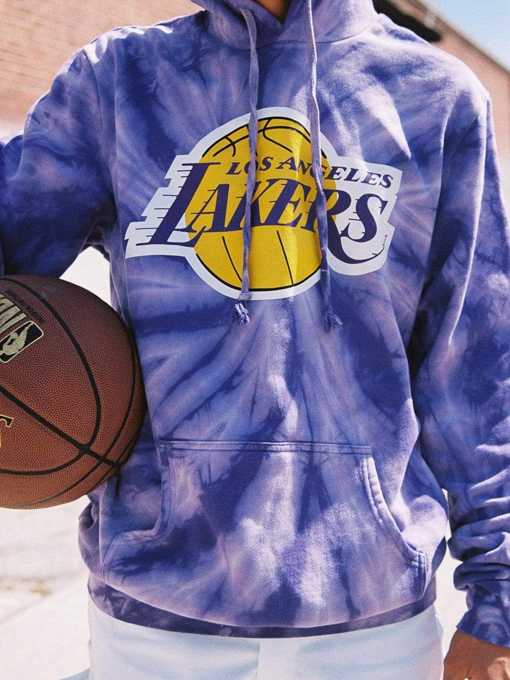 BORN-X-RAISED LOS ANGELES LAKERS YELLOW HOODIE - Tipatee