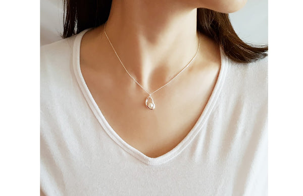 [92.5 Silver] Angel Eyes In Pearl Necklace-holiholic.com