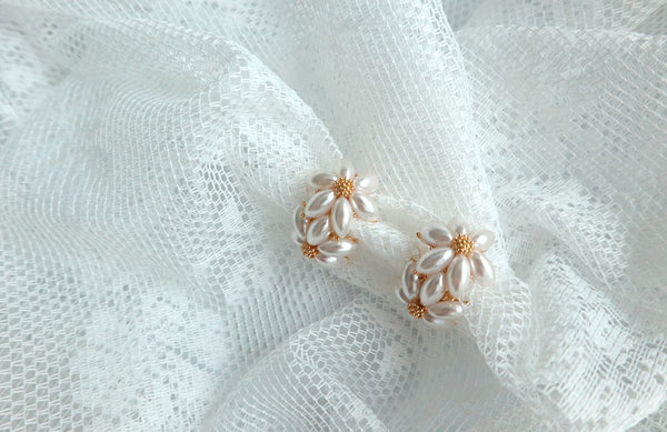 Curve Lotus Pearl Earrings-holiholic.com