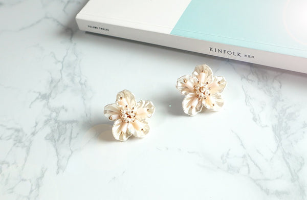 Dorothy Flower Stud Earring-holiholic.com