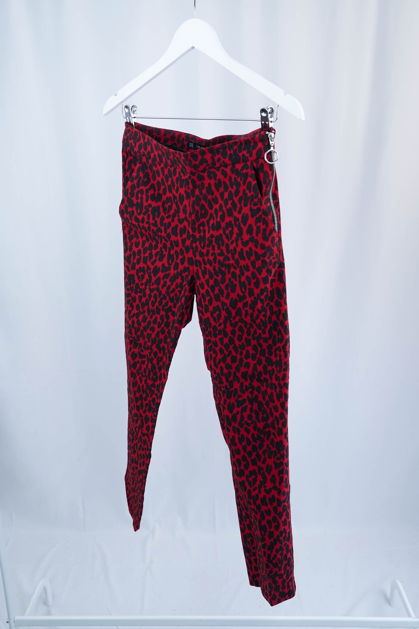 Pantalón rojo con estampado de leopardo segunda mano – it.closet